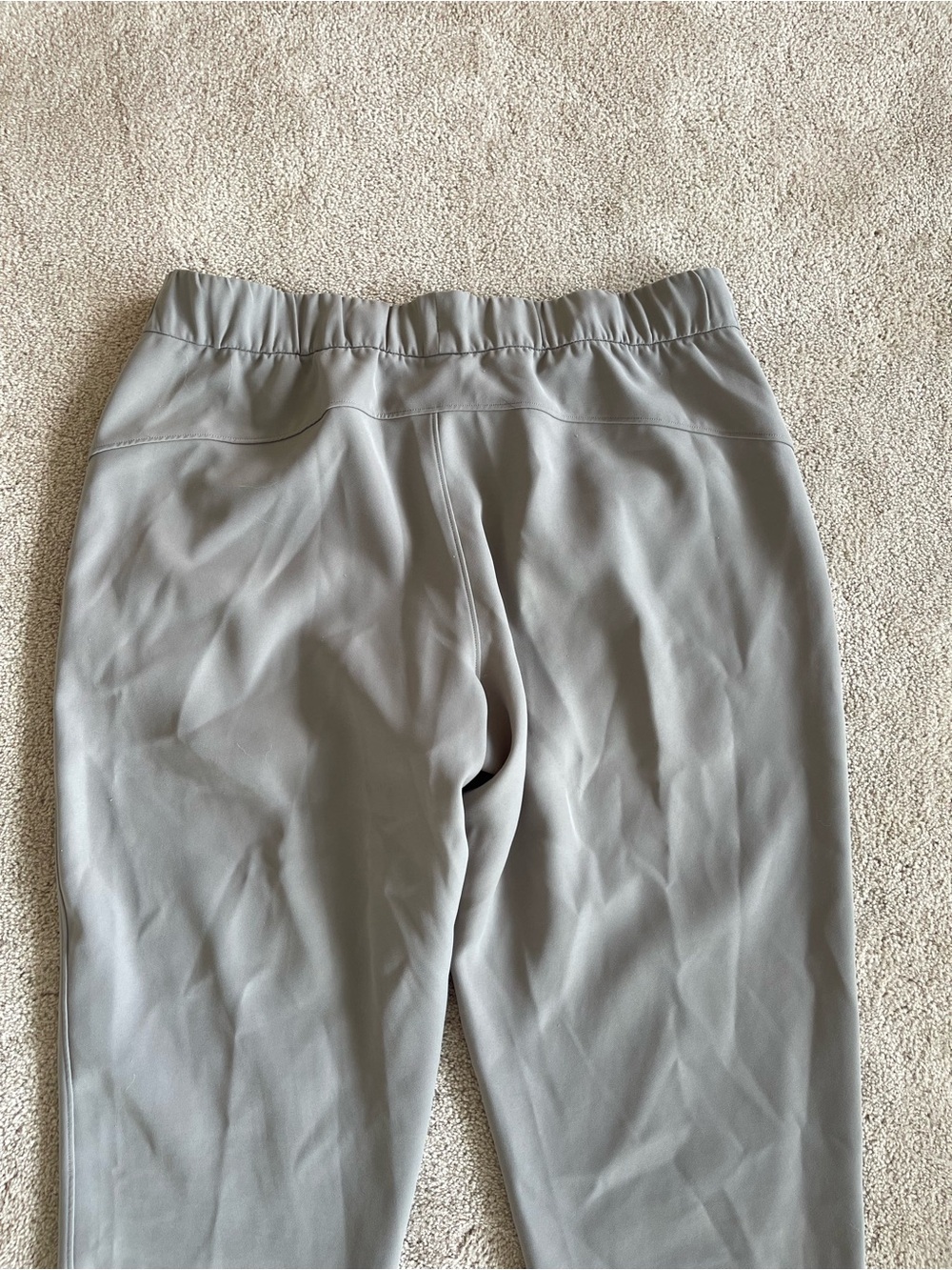 Lululemon On the Fly Jogger 28" *Woven
Grey Sage size 12 - Picture 15 of 16